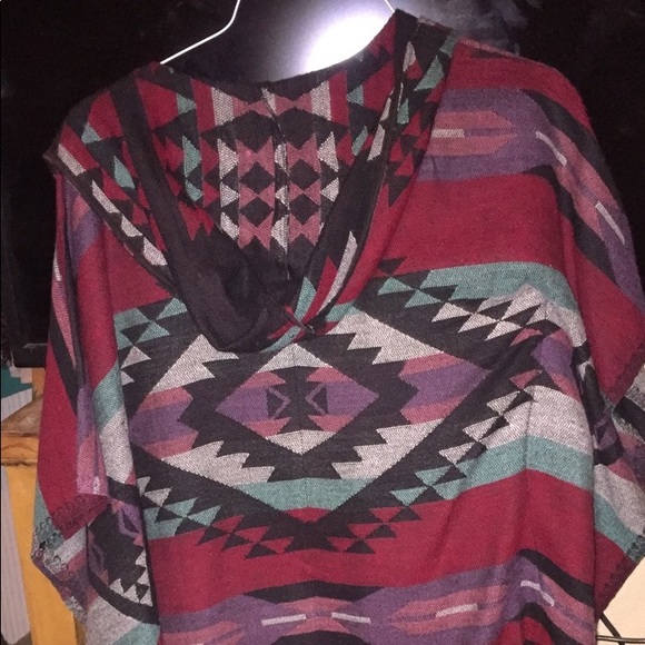 Aztec poncho - Picture 2 of 2